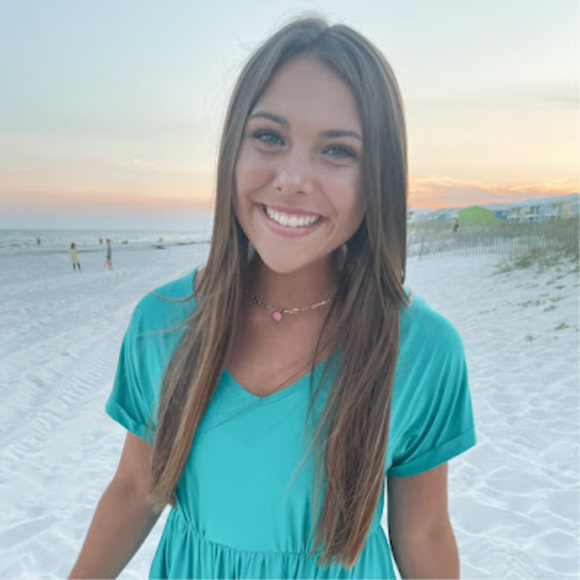 Meet your Posher, Mikayla - Picture 1 of 1